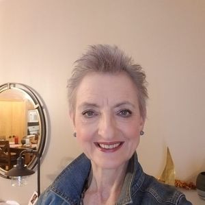 Meet your Posher, Ewa